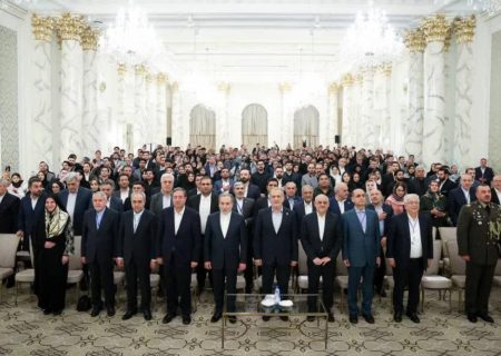 دیدار ایرانیان مقیم جمهوری آذربایجان با رئیس جمهور برگزار شد