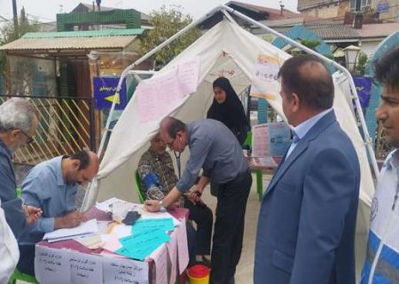 برپایی چادر سلامت درآستانه اشرفیه توسط شبکه بهداشت