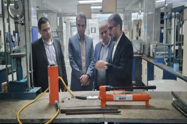 بازدید مدیرکل راه وشهرسازی گیلان از آزمایشگاه فنی ومکانیک خاک استان 