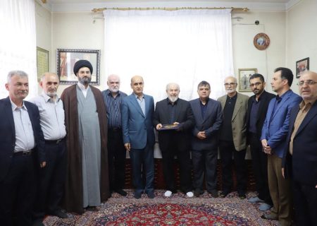 دیدار استاندار گیلان با خانواده شهید آیت‌الله احسان‌بخش همزمان با روز شهادت ایشان