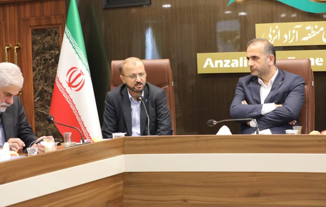 اقتدار حاکمیت قانون و مقررات مناطق آزاد باید اعمال و تفویض اختیارات قانونی انجام گردد