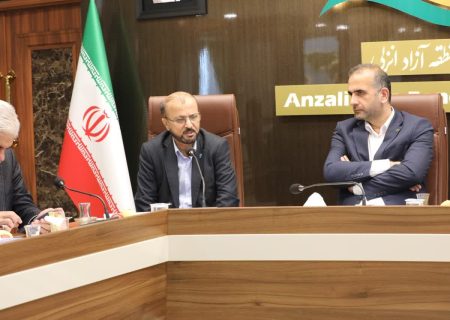 اقتدار حاکمیت قانون و مقررات مناطق آزاد باید اعمال و تفویض اختیارات قانونی انجام گردد