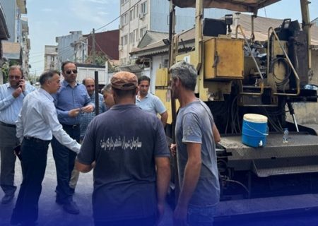 بازدید شهردار رشت از عملیات اجرای آسفالت کوچه های شهید نظری و شهید پور رضا