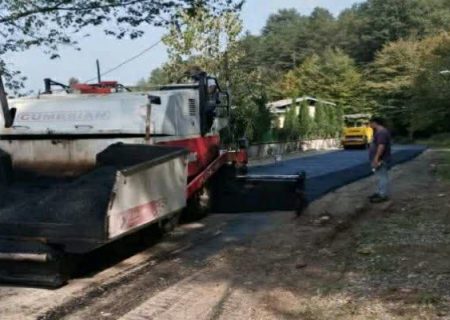 اجرای پروژه‌های ترمیم و بهسازی محورهای روستایی در بخش سنگر رشت 